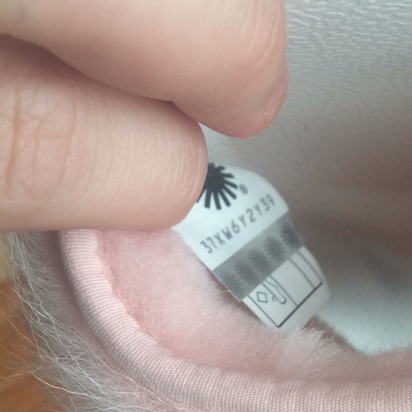 🆕 Authentic UGG fluffy slides light pink- size 8 - Picture 7 of 8